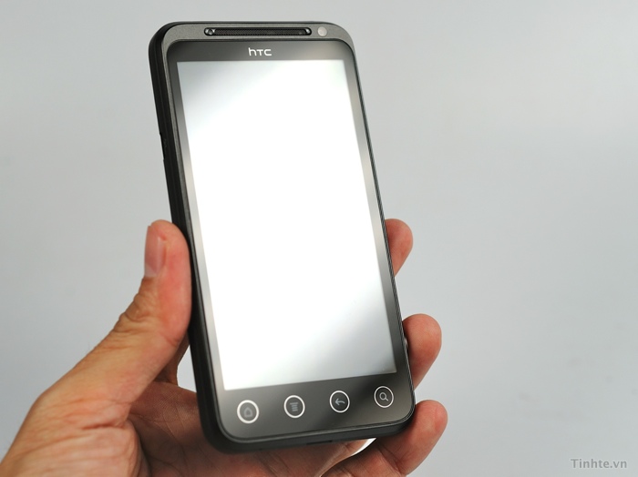 Trên tay HTC EVO 3D